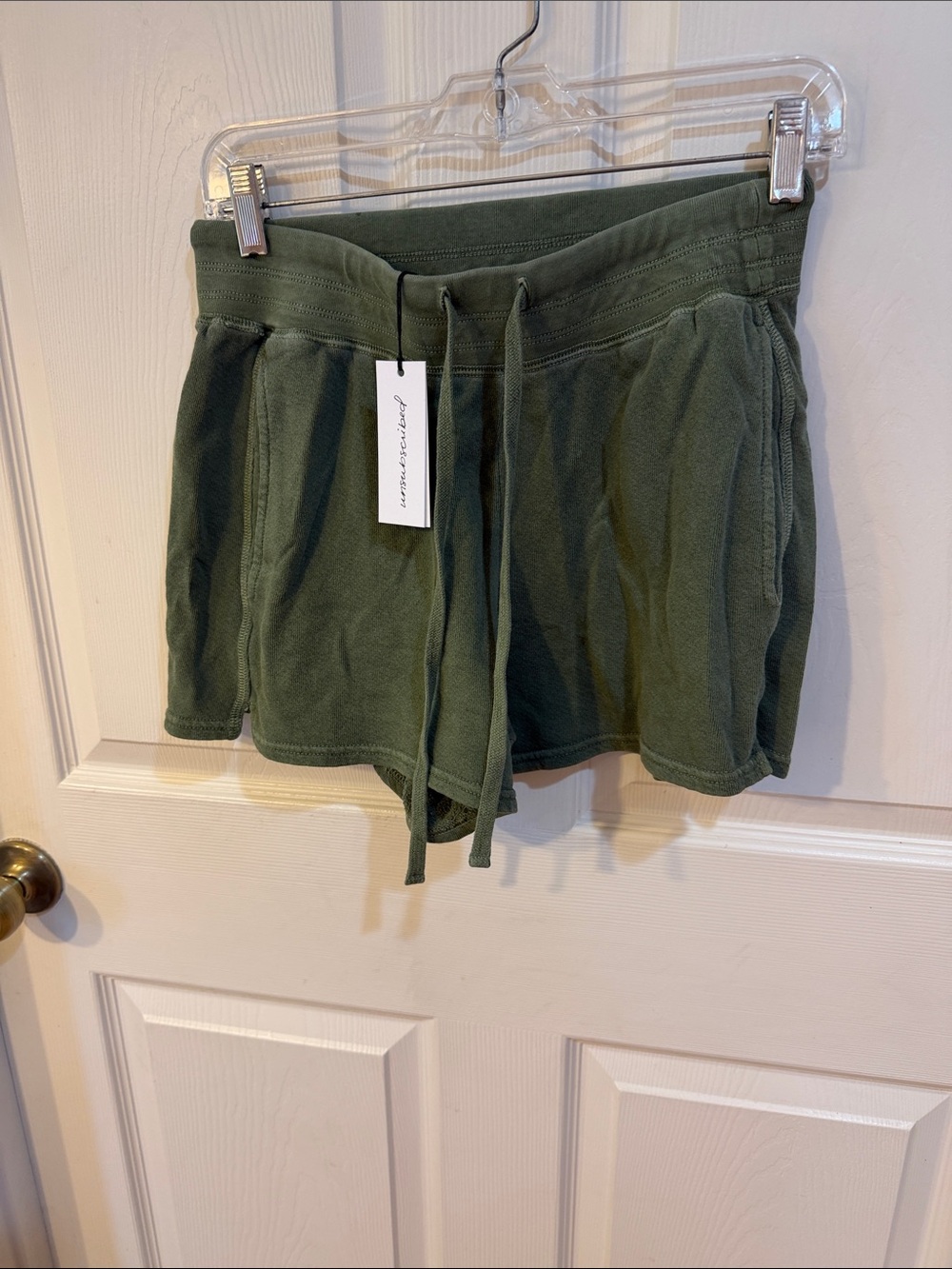 Unsubscribed Women’s Olive Drawstring Lounge Shorts Sz S.  New. Box1